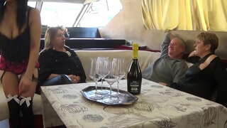 ���ोलकरीण सर्वकाही करू....