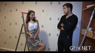 Puer sedet et stares