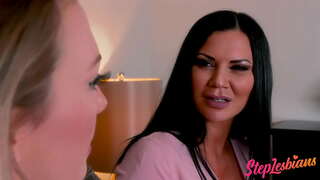 Өгей шеше екенін көрсетеді Қызына қалай дұрыс айналысу лесбийским жыныстық қатынас